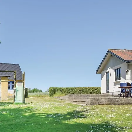 Hébergement de vacances Three-bedroom Holiday In
