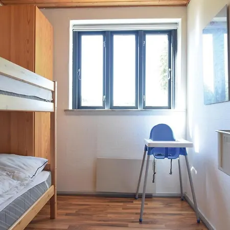 Vakantiehuis Three-bedroom Holiday In