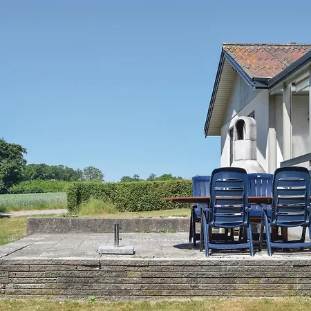 Hébergement de vacances Three-bedroom Holiday In *